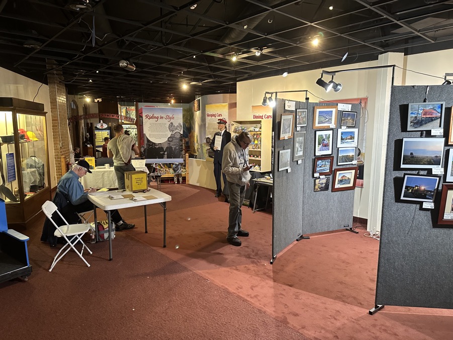 model & photo contest set up